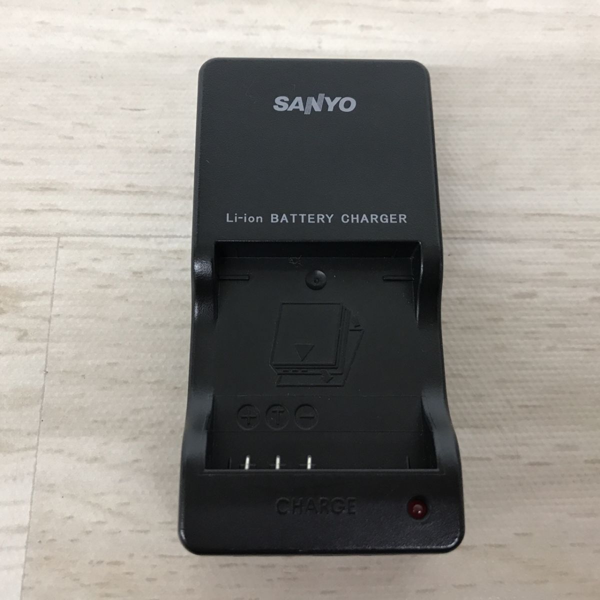 SANYO サンヨー バッテリーチャージャー VAR-L20[C2912]_画像1