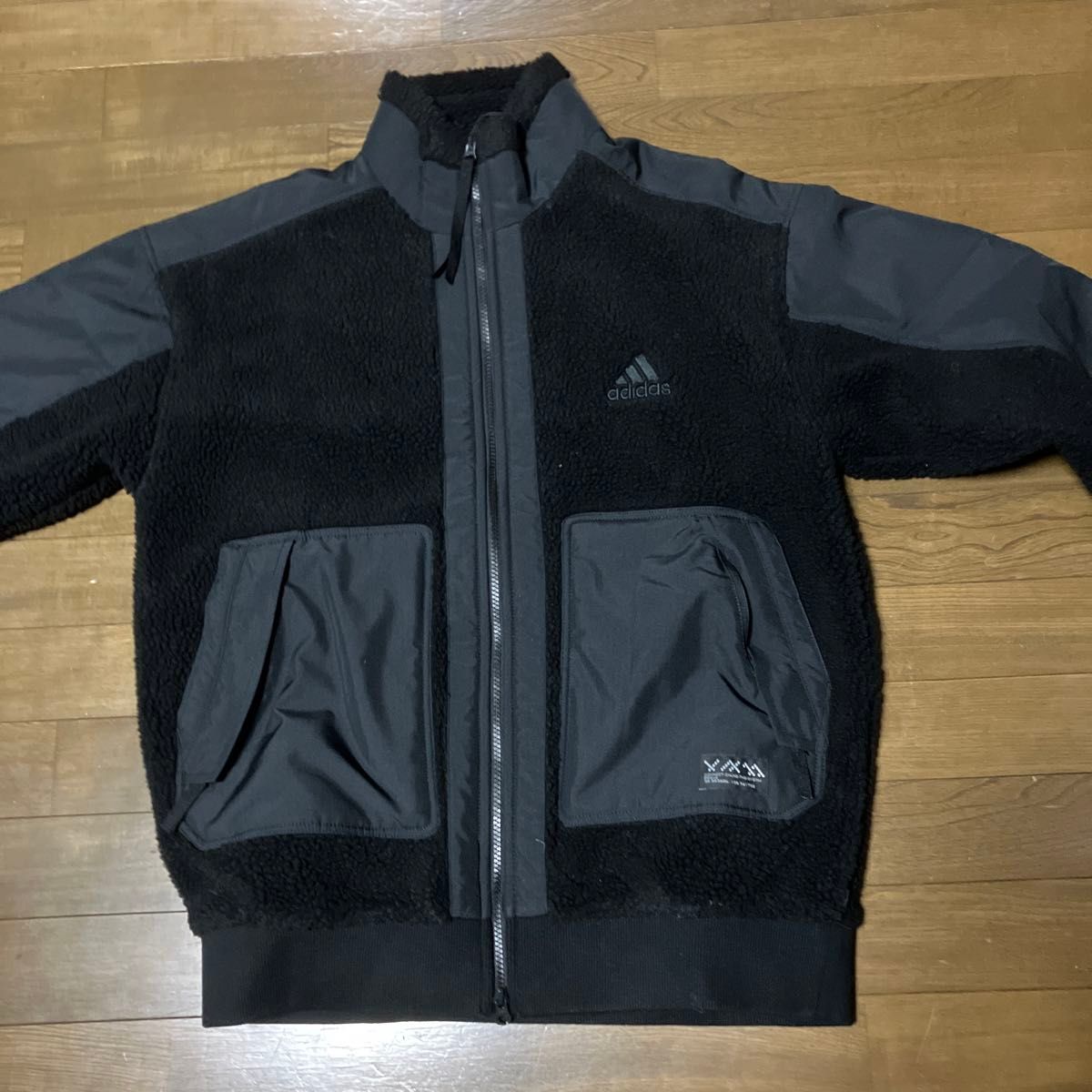 adidas黒フリースジャケット