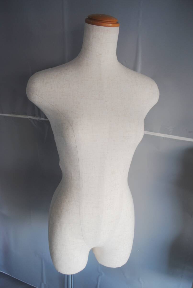 * is 9410 torso 3 point * cloth type / upper half of body / woman / face none / trunk body only /ReBody/ mannequin / display / foundation / store furniture / details photograph several equipped /240 size 