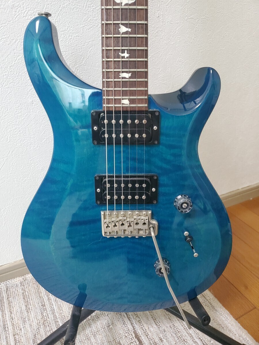 エレキギター　ポールリードスミス　PRS CUSTOM　ブルー系 ソフトケース、アーム付き美品です。_画像2