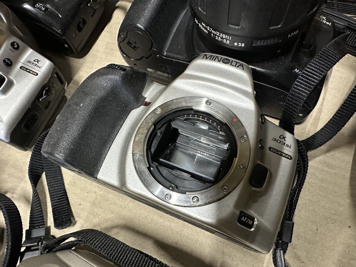 (M2#)フィルムカメラ ミノルタ303si OLYMPUS SC35 ペンタックスSF7 RICOH XR-8 など まとめて15台 ジャンク品扱い_画像9