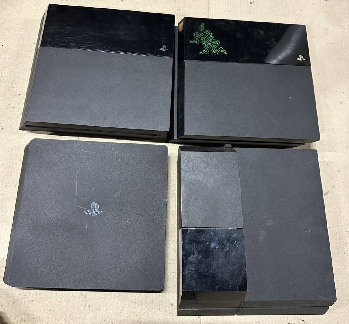 (M2)SONY PS4 CUH-1000A/2000Aなど まとめて4台 ジャンク品の画像1