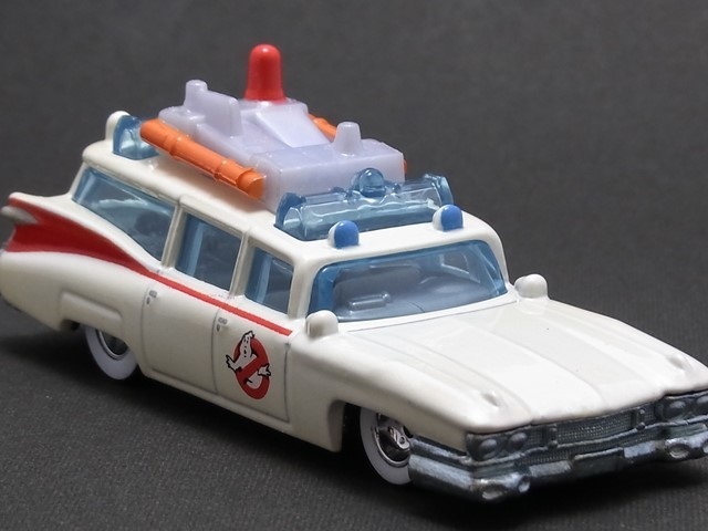 ☆☆☆日曜夜☆未開封新品☆ECTO-1 GHOSTBUSTERS CARTOON CAR(1959 CADILLAC AMBULANCE)☆THE REAL GHOSTBUSTERS*ENTERTAINMENT*HOT WHEELSの画像1