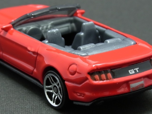 ☆☆日曜夜☆未開封新品☆2015 FORD MUSTANG GT CONVERTIBLE☆HOT WHEELS_画像1