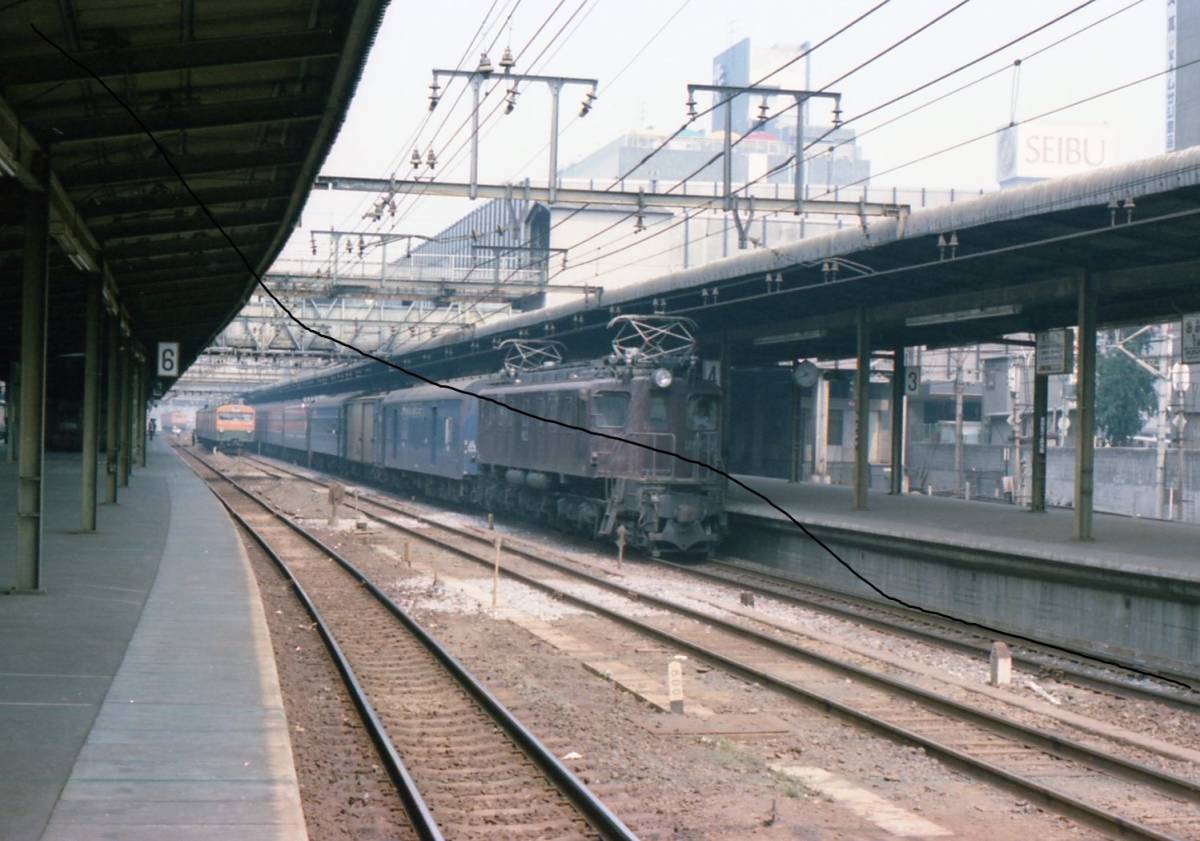 国鉄時代　昭和40年代後半　カラー　EF57 旧客牽引　大宮駅　7枚　データをメール添付かCD-Rで。_画像3