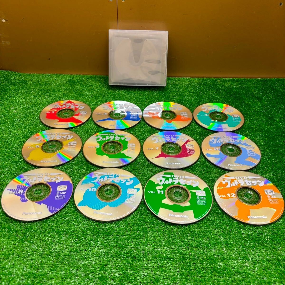 Yahoo!オークション - ウルトラセブンVOL.1〜12DVD Yahoo!オークション - ウルトラセブンVOL.1〜12DVD