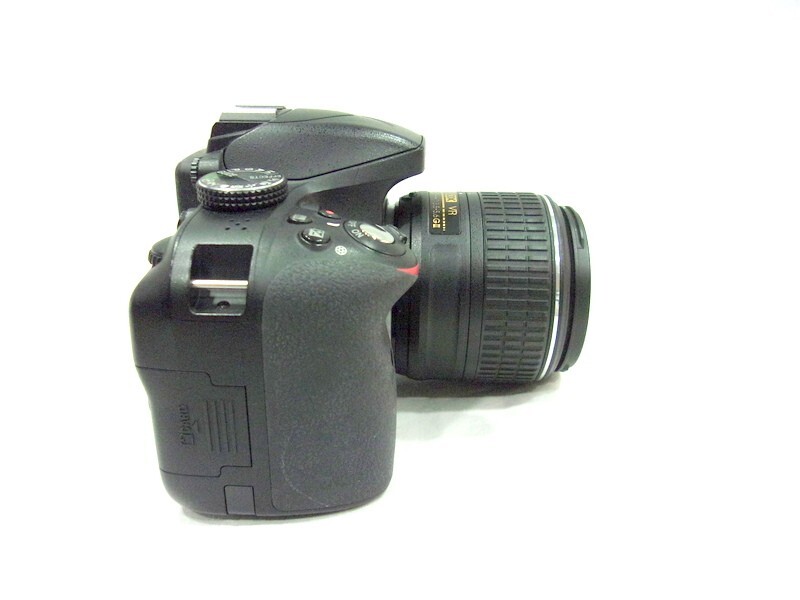 1000円スタート 一眼カメラ Nikon D3300 Nikon AF-S DX NIKKOR 18-55mm F3.5-5.6 ニコン デジタル一眼 通電確認済み WHO UU1019_画像7