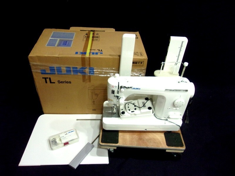 1000円スタート ミシン JUKI SPUR30DX Model TL-30DX ジューキ ハンドクラフト 手工芸 通電確認済み 箱付 2 ミシンD1008