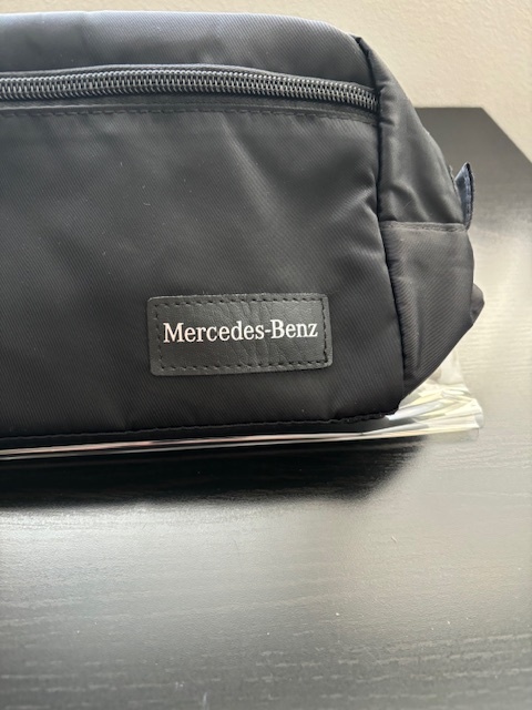 ★新品未使用　非売品★Mercedes Benz メルセデスベンツ　トラベルポーチ　ポーチ　バッグ　クラッチバッグ　ノベルティ_画像2