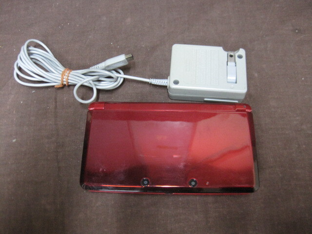 【P221】【プラス】Nintendo 任天堂 ニンテンドー 3DS レッド 本体 充電器付き_画像1