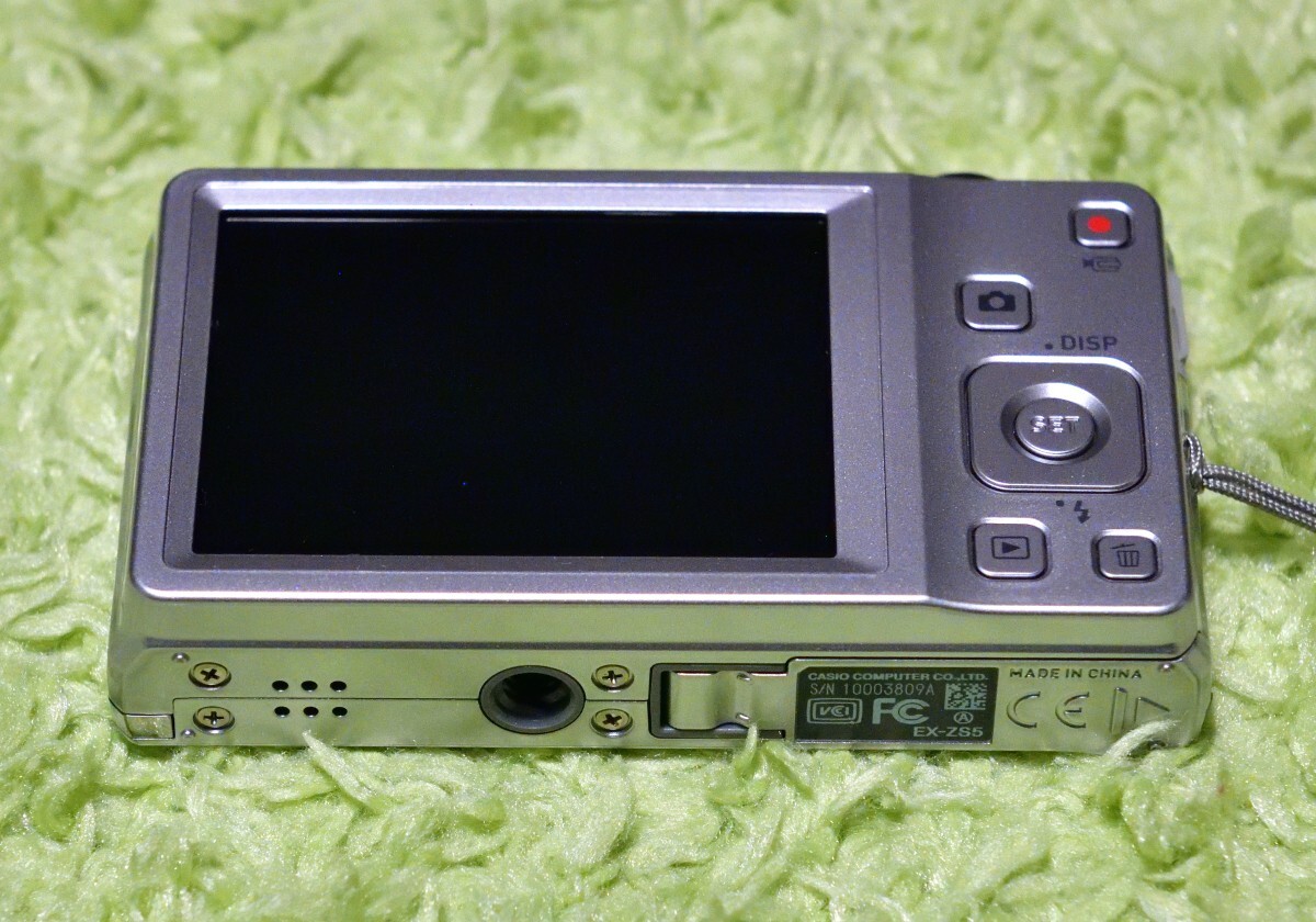 ほぼ新品CASIOカシオEXILIM EX ZS5SRシルバーエクシリムデジカメデジタルカメラ特典microSDメモリ2GBアダプタ付ムービー動画ビデオ撮影元箱の画像6