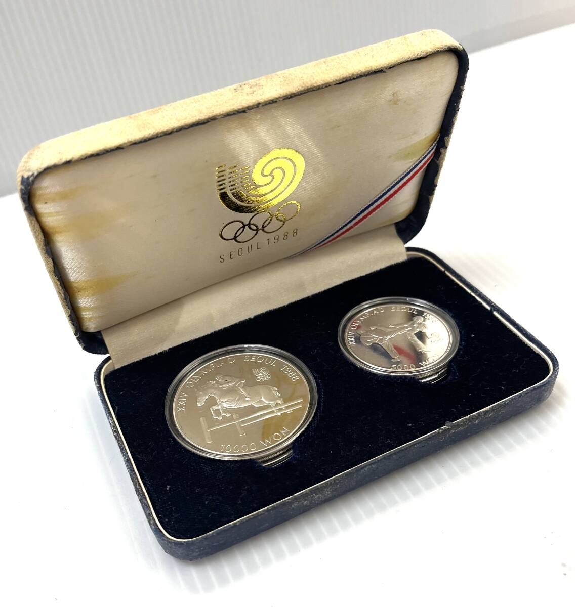 A#4410 1988年 ソウルオリンピック 記念銀貨 10000ウォン 5000ウォン 2枚セット コレクション_画像2