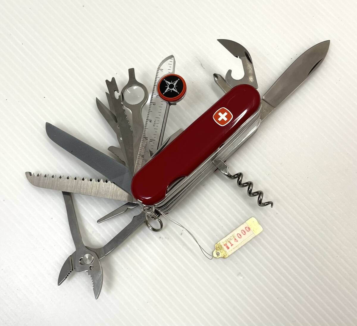 A#6052 Wenger ウェンガー the genuine swiss army knife ツールナイフ 十徳ナイフ アウトドア 缶切り レッド×シルバー系 現状品の画像4