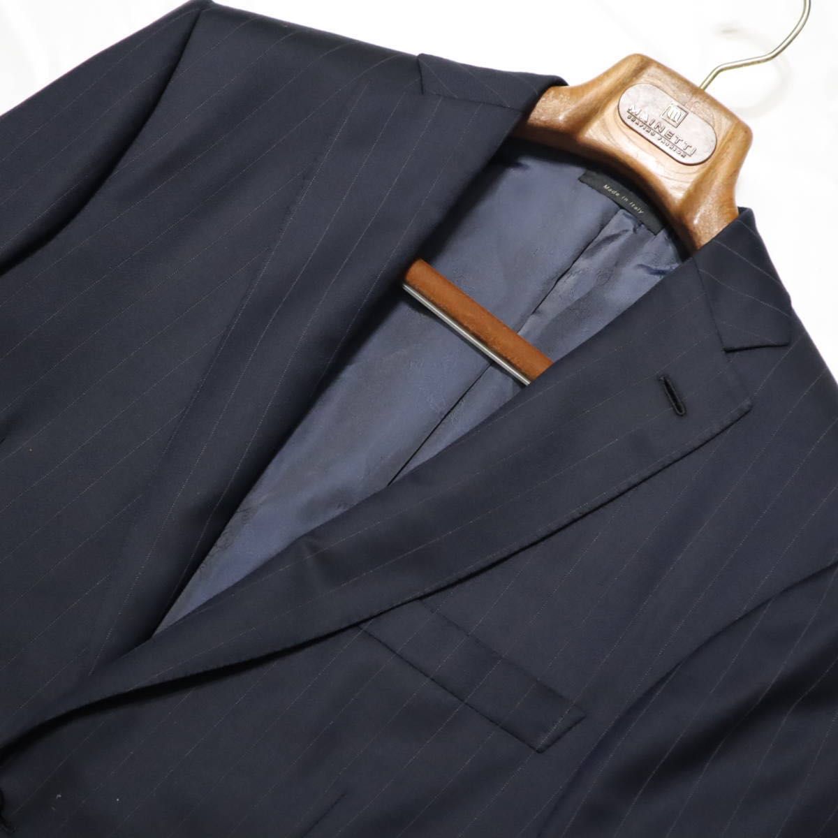 ブリオーニ ダークネイビー メンズ ストライプスーツ Brioni ブリオーニ ダークネイビー メンズ ストライプスーツ Brioni