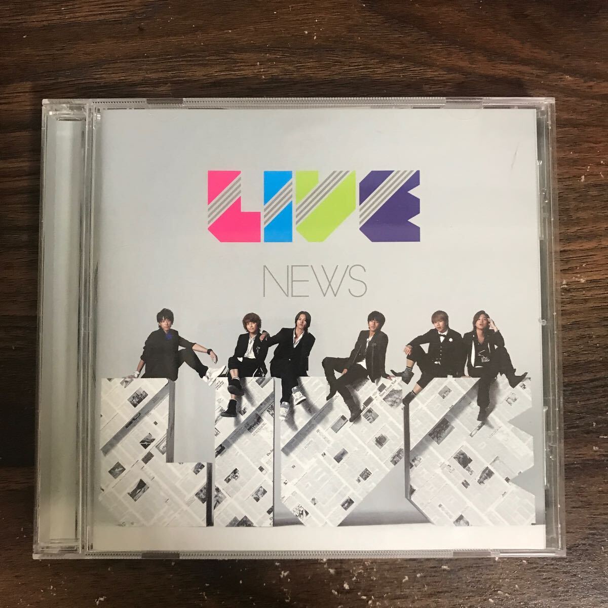 (B486)帯付 中古CD150円 NEWS LIVE 【通常盤】_画像1