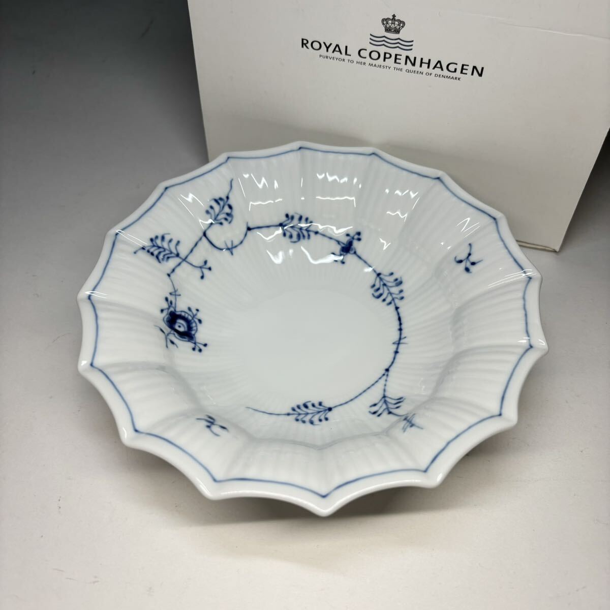 未使用 ロイヤルコペンハーゲン ブルーフルーテッド シェルディッシュ プレート 箱付き 洋食器 食器 ROYAL COPENHAGEN