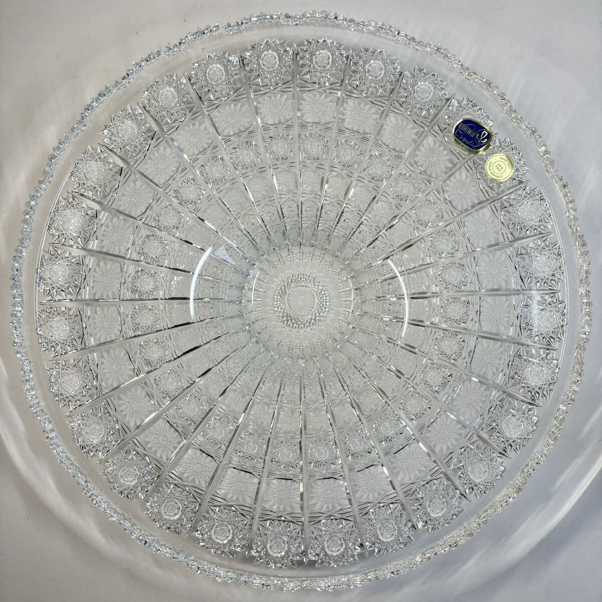 美品 ボヘミア BOHEMIA クリスタルガラス ハンドカット プレート 大皿 直径35cm コンポート 盛皿 共箱 付属 ボヘミアガラス _画像6