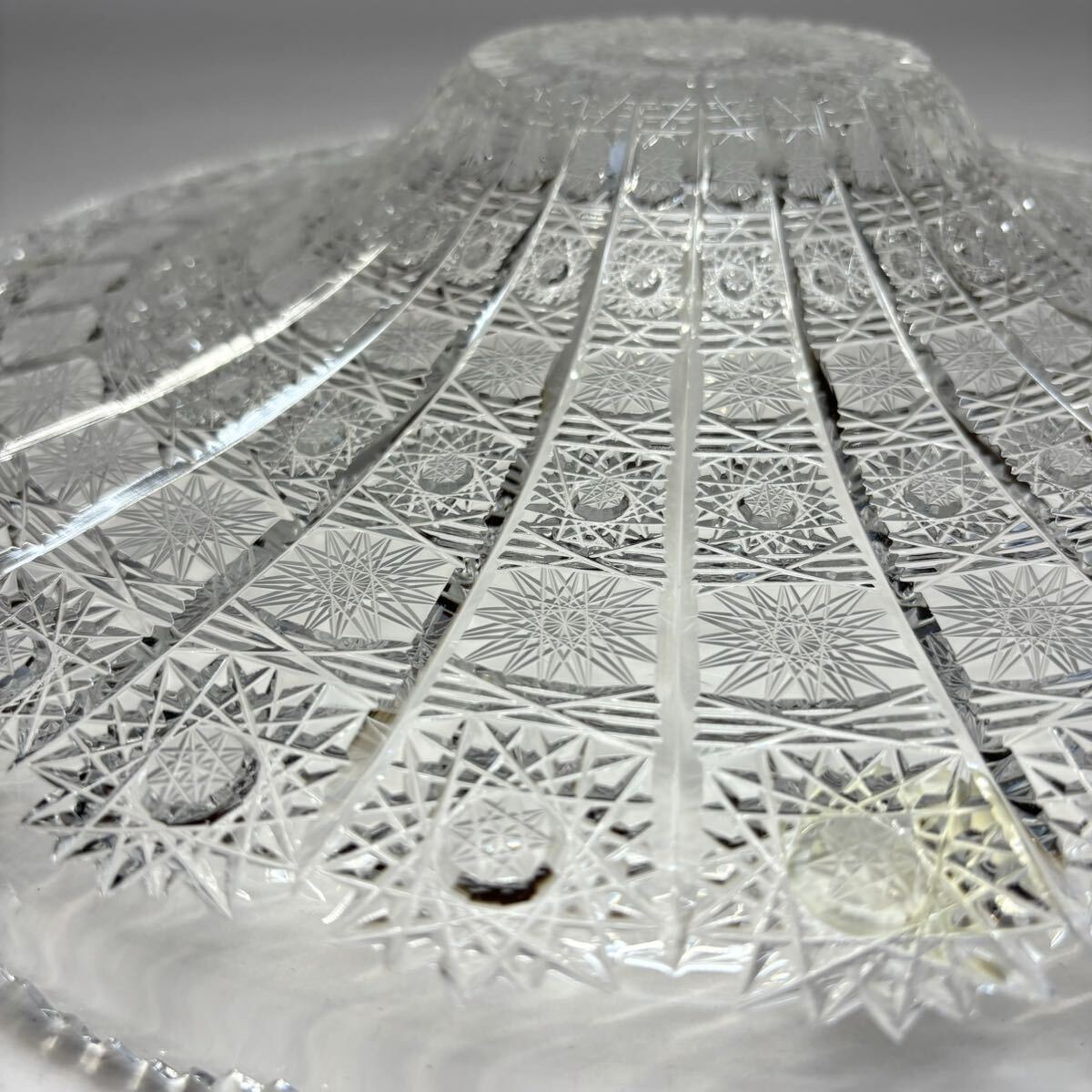 美品 ボヘミア BOHEMIA クリスタルガラス ハンドカット プレート 大皿 直径35cm コンポート 盛皿 共箱 付属 ボヘミアガラス _画像9
