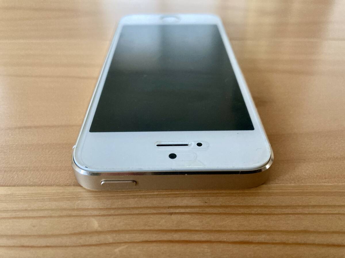 【画面保護状態】Apple (アップル)・iPhone (アイフォーン) 5s・32 GB / A1453 / Retinaディスプレイ / Touch ID / 片手操作 / ゴールド_画像4