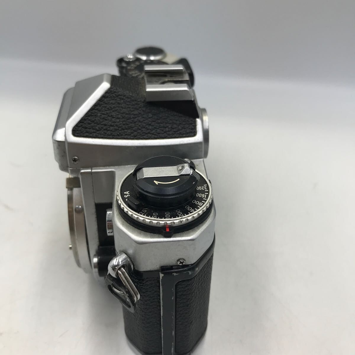 3-18■動作未確認！ニコン Nikon FE Silver シルバー シリアルNo.3260216 検索】フィルムカメラ FE カメラ本体 ボディ 一眼レフ 現状品_画像6