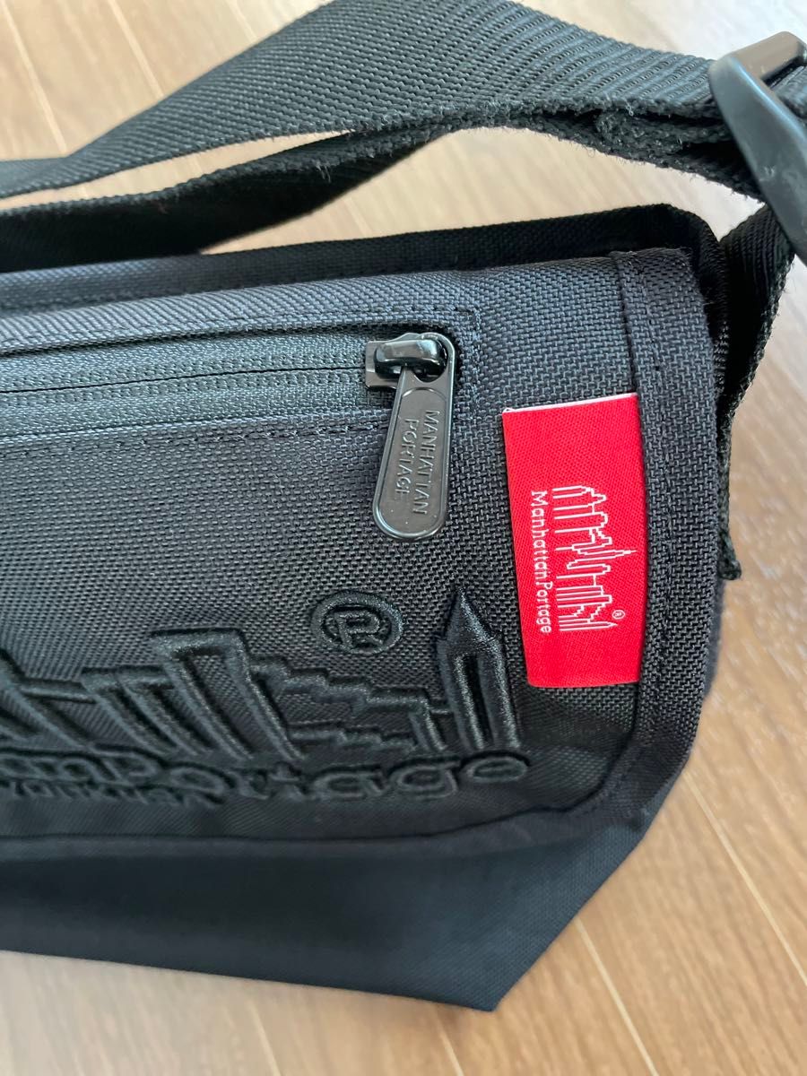 【送料無料】Manhattan Portage Black マンハッタンポーテージ 限定 立体刺繍 ブラック メッセンジャーBAG