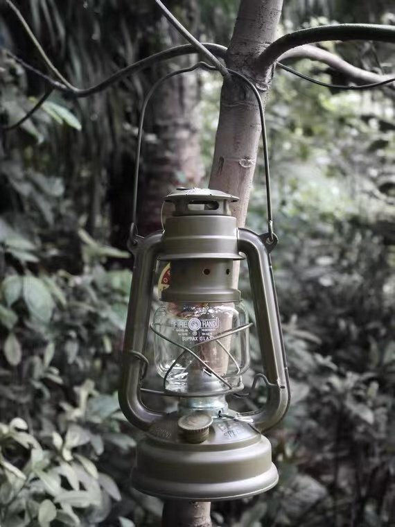 新品 1円 キャンプ用 超高品質 オイルランタン 灯油ランタン 照明 キャンプランタン アウトドア 野外登山 グリーンの画像6