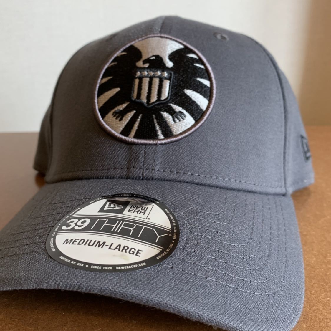 MARVEL Agent of S.H.I.E.L.D New Era 3930 Flex Fit SHIELD キャプテン・マーベル シールド 映画着モデル グレー 39Thirty アベンジャーズ_画像4