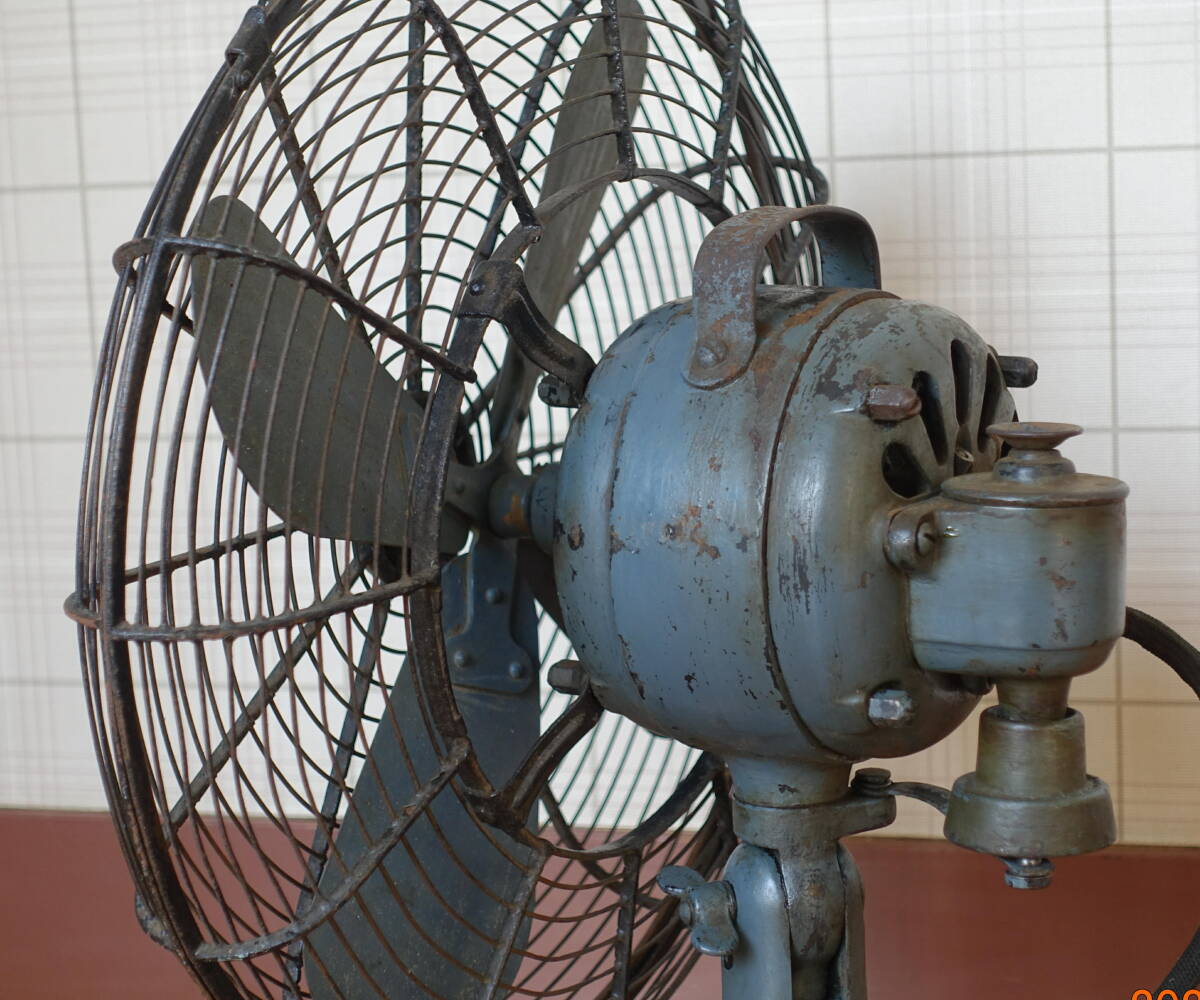  Shibaura made. antique electric fan retro electric fan 