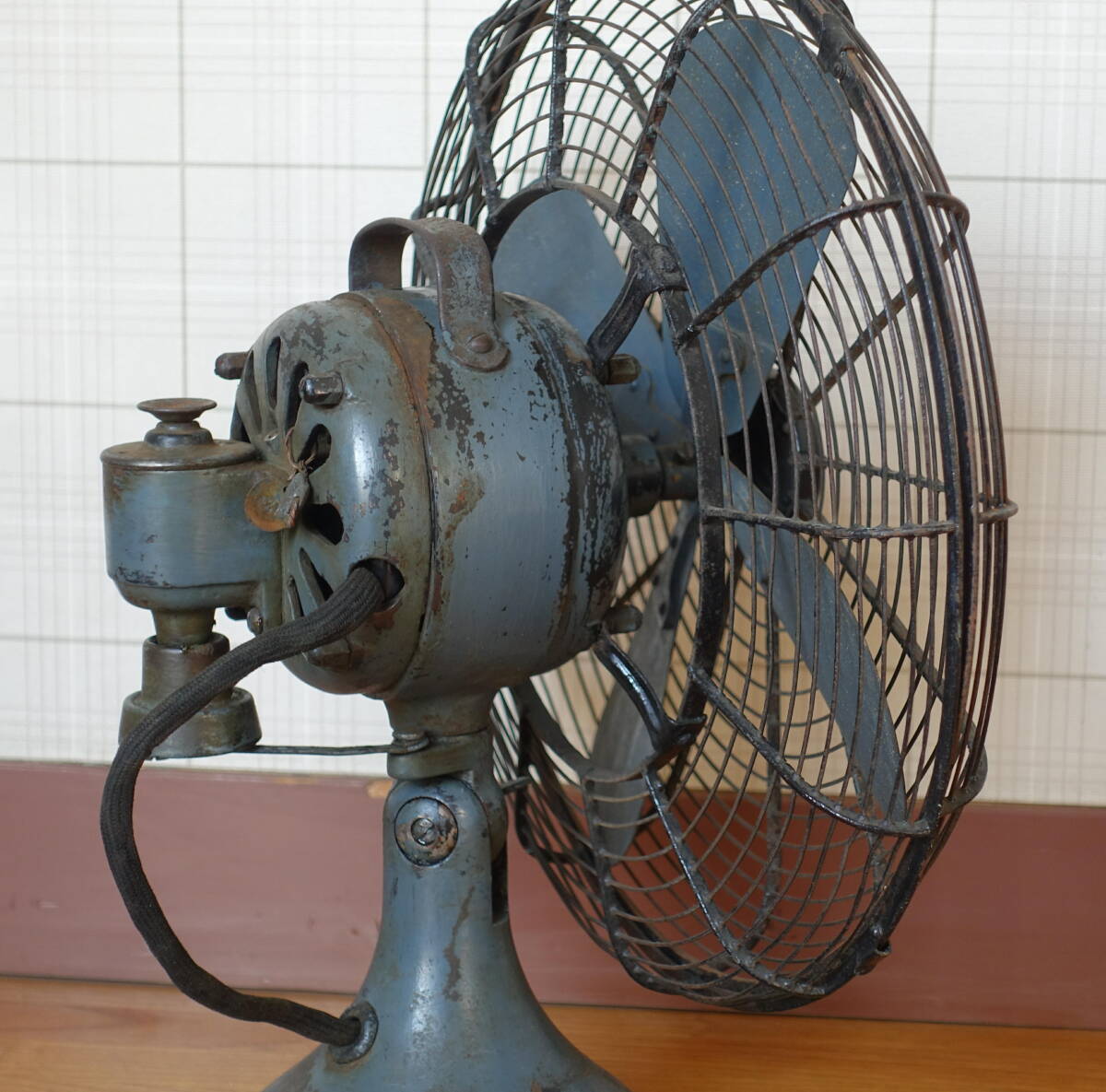 Shibaura made. antique electric fan retro electric fan 