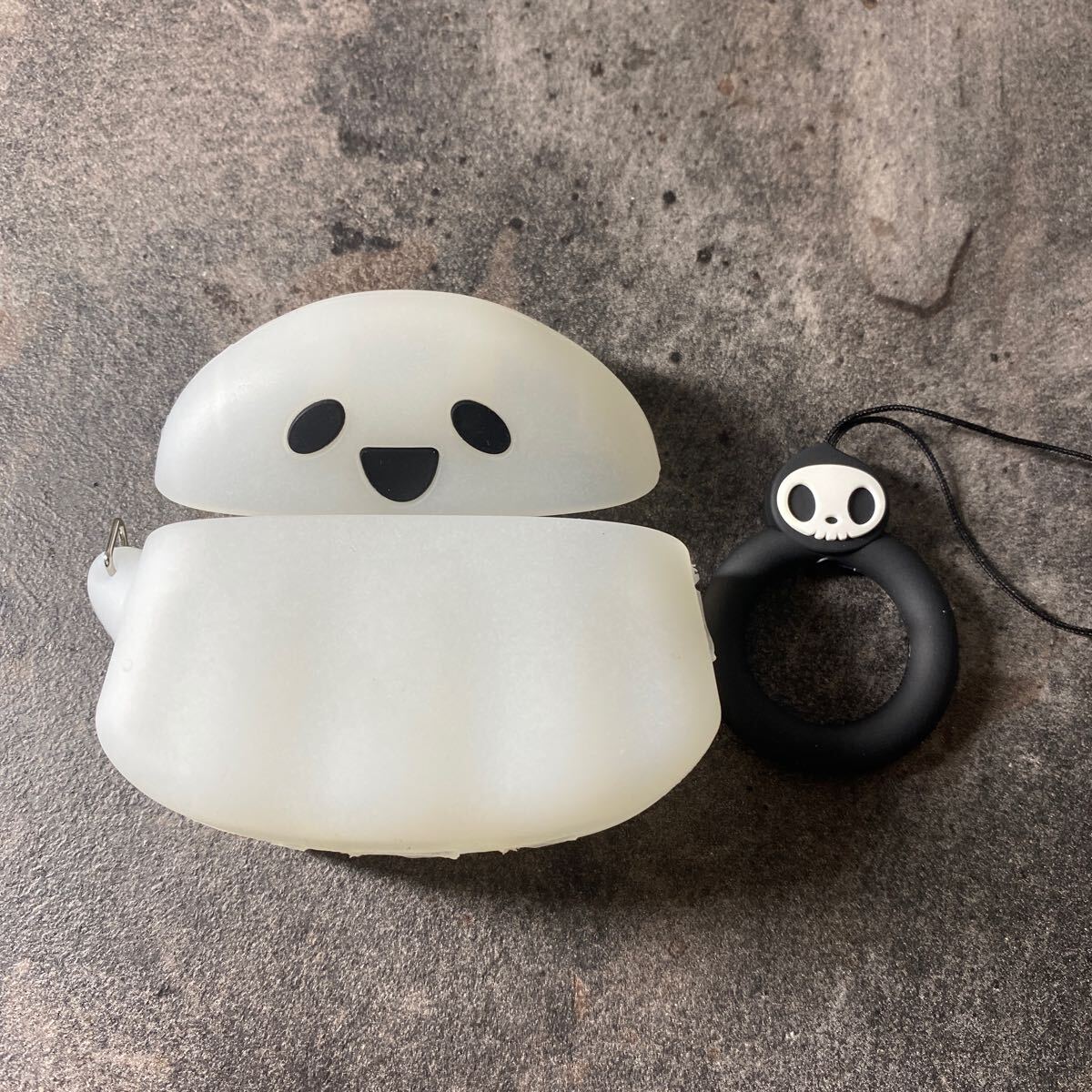 2316160☆ For Airpods pro 2 ケース Airpods pro 第2世代 2022 専用 カバー シリコン素材 エアーポッズ 保護ケース 着装まま充電可能_画像9