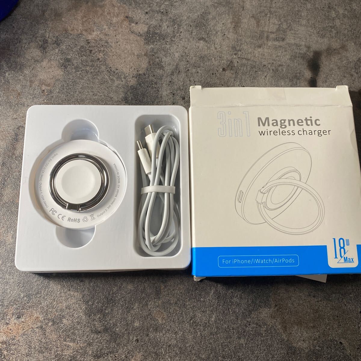 2316285☆ 2024 NEW 3 in 1 ワイヤレス充電器 Magsafe対応 AirPods Apple Watch充電器 ホルダー グリップ スタンド マグセーフ 充電器_画像9