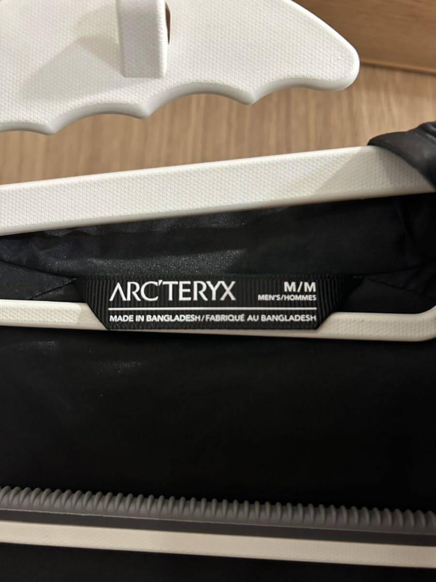 【未使用】ARC'TERYX アークテリクス アトム LT フーディ　ブラック　Mサイズ_画像3