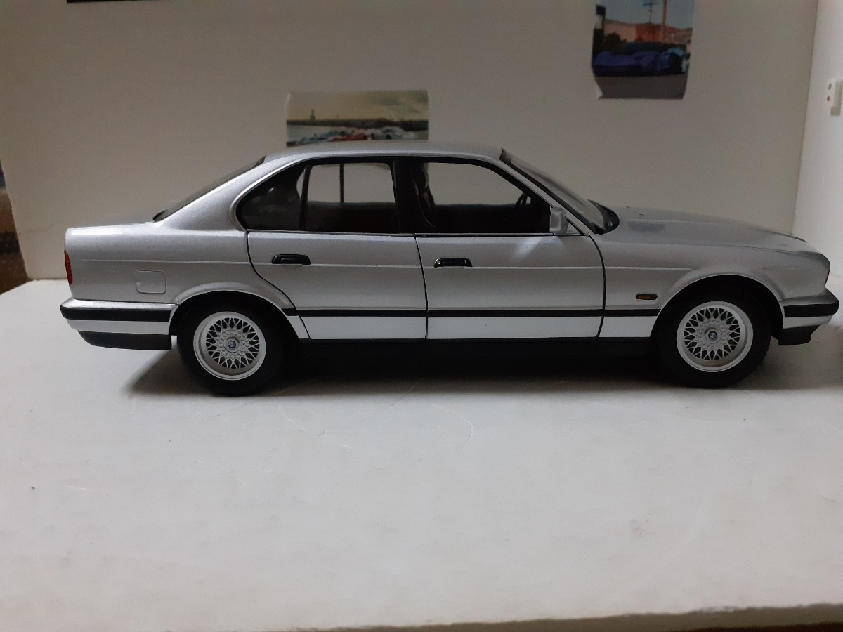 ミニチャンプス 1/18 BMW 535I(E34) 1988 美品　訳あり品_画像6