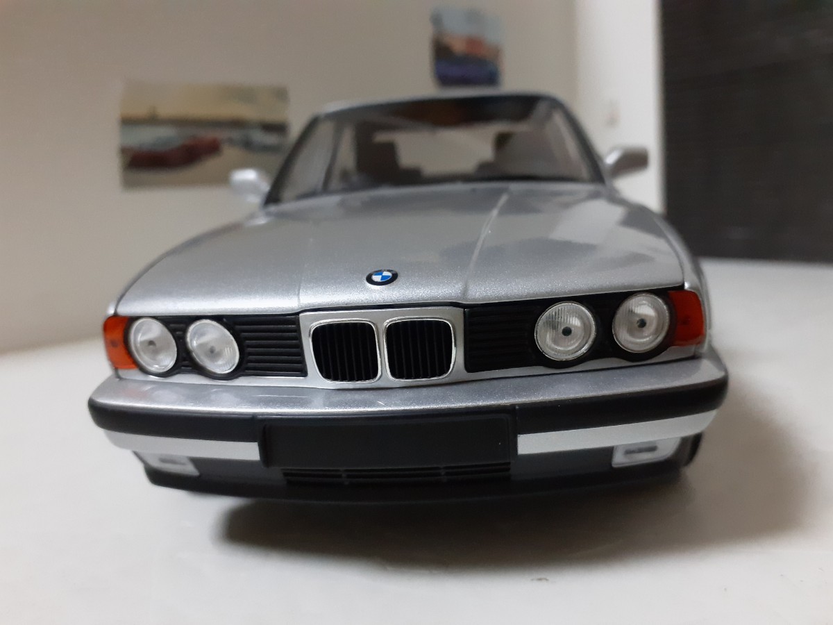 ミニチャンプス 1/18 BMW 535I(E34) 1988 美品　訳あり品_画像2