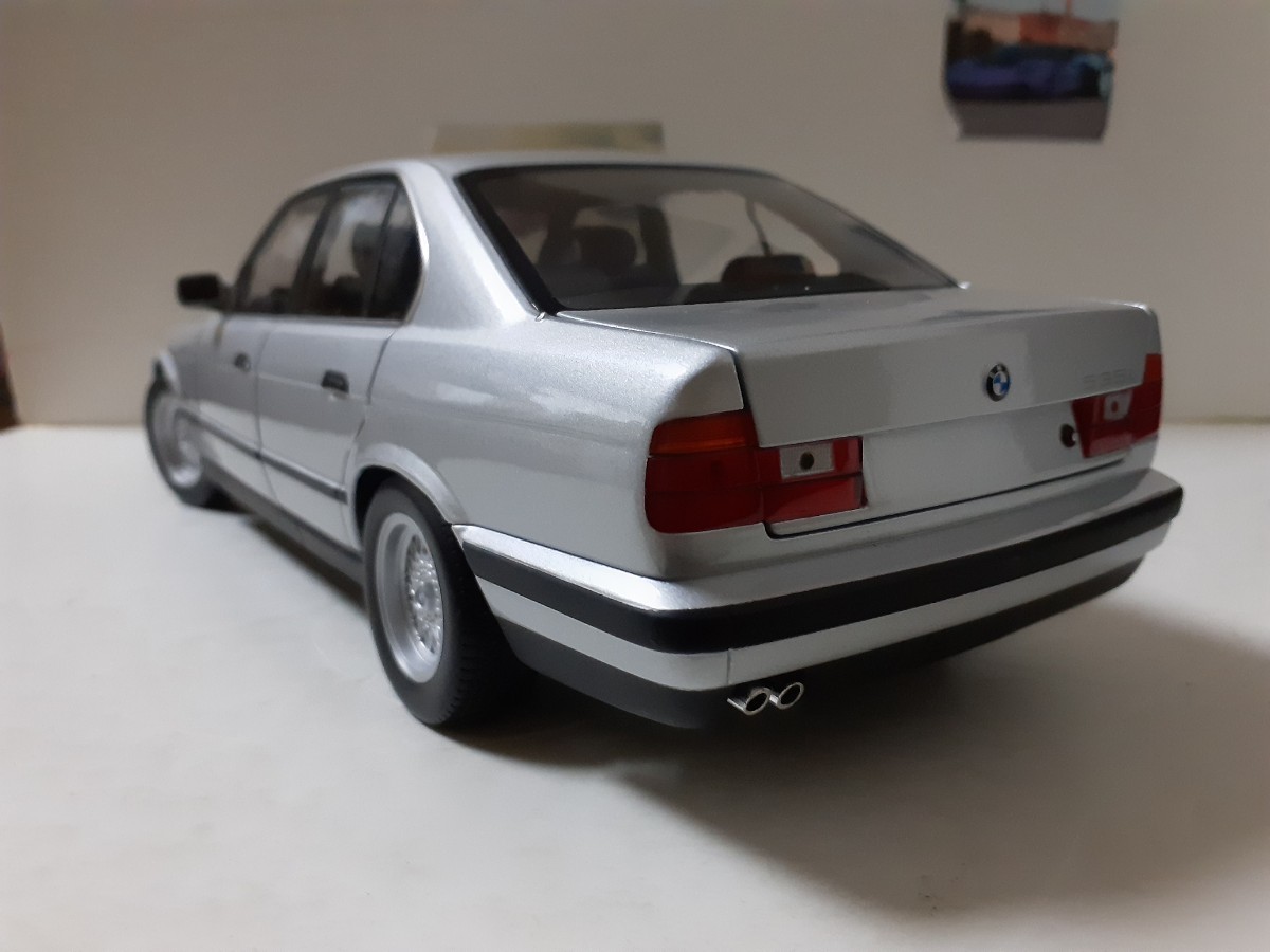 ミニチャンプス 1/18 BMW 535I(E34) 1988 美品　訳あり品_画像4