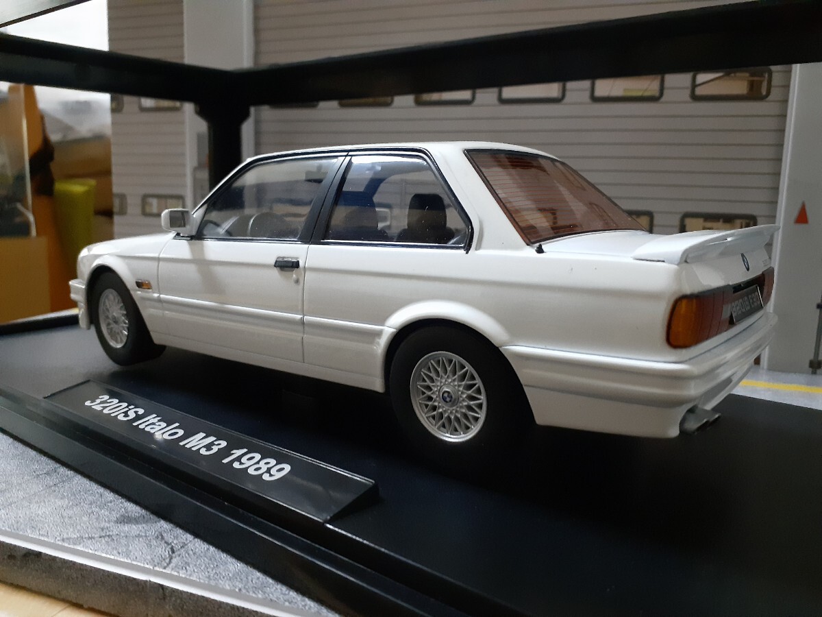 K-K scale 1/18 BMW 320IS Italo M3 1989 未使用品_画像4