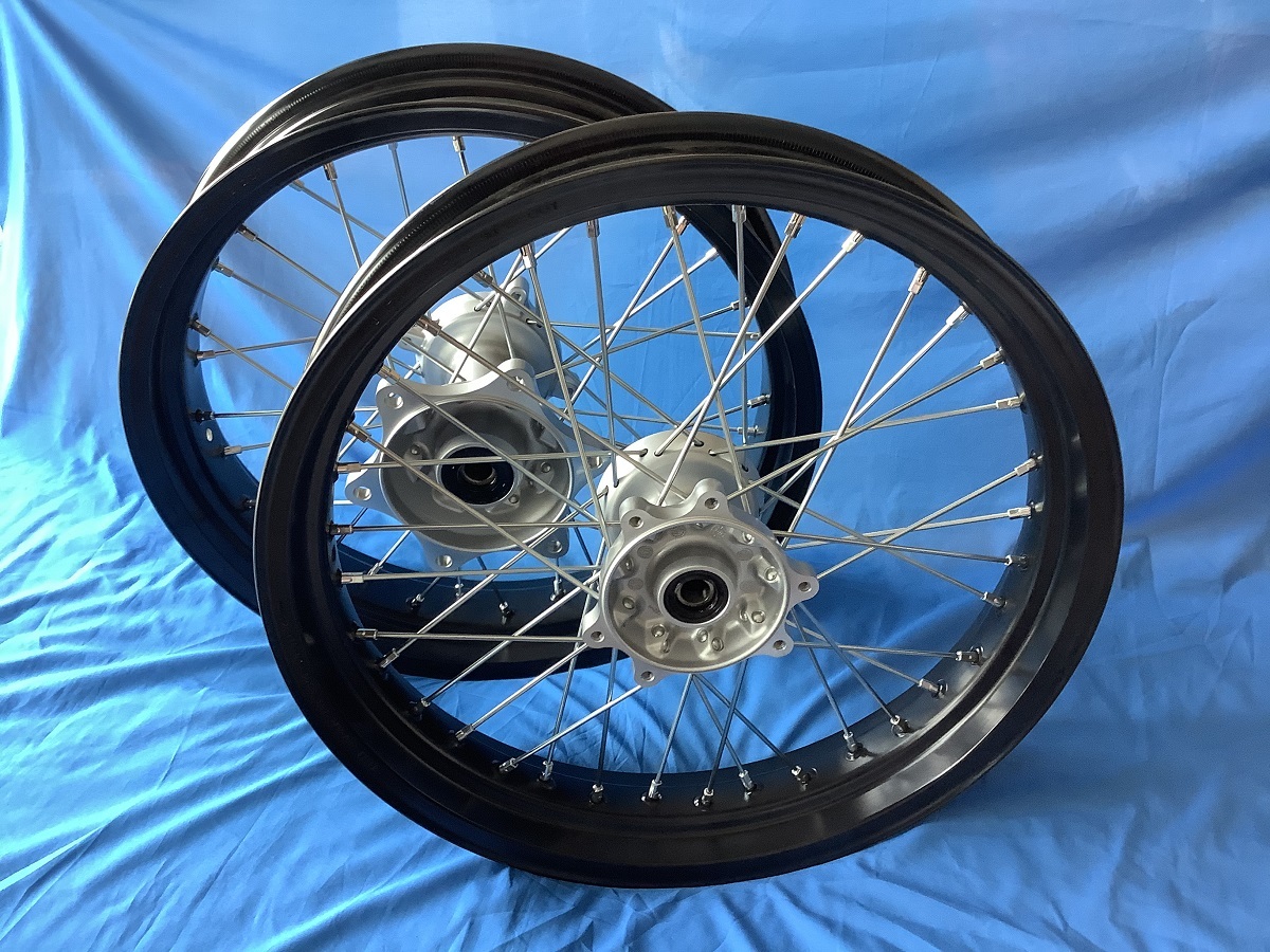 CRF250M MD38 2013～ 42650+44650-KZZ-A21 フロントホイール リアホイール 前後 Assy 純正品 同梱割引_画像3