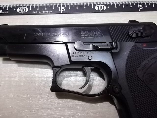 ＷＡ　Ｓ＆Ｗ　Ｍ５９０４　固定ガス　２丁セット　１８歳以上用　ホルスター、予備マグ、ホルダー付　絶版品　ジャンク_画像5