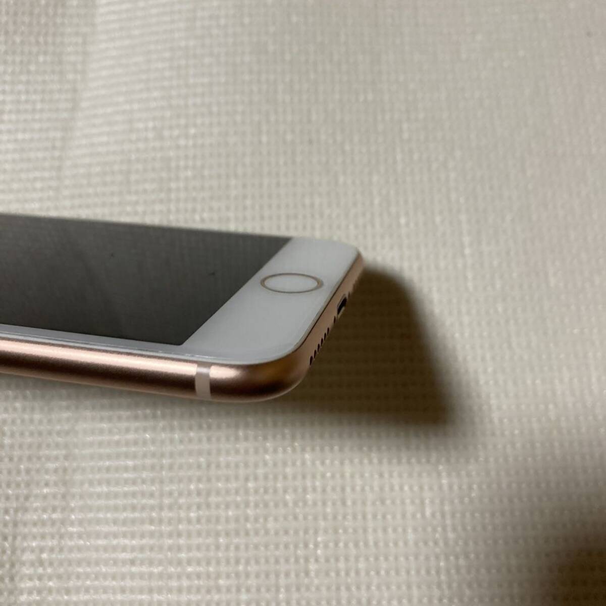 送料無料 超美品 SIMフリー iPhone8 256GB ゴールド バッテリー最大容量100% SIMロック解除済 付属品