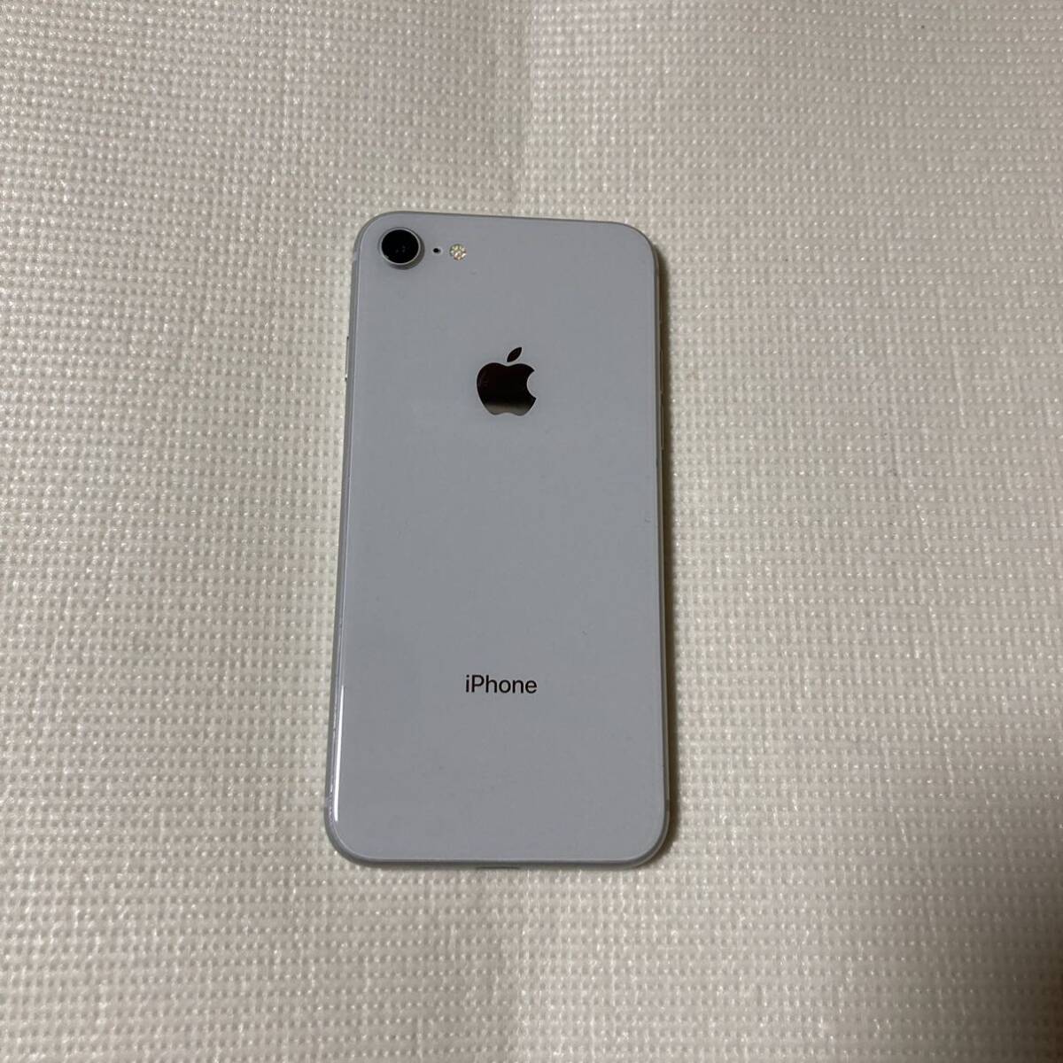 送料無料 美品 SIMフリー iPhone8 256GB シルバー バッテリー最大容量100% SIMロック解除済