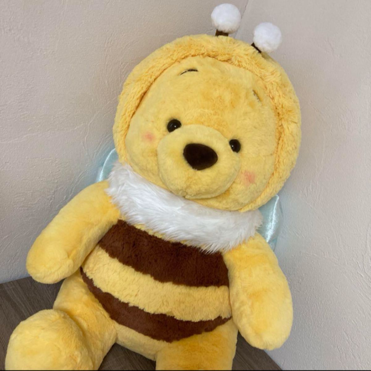 Disney】 くまのプーさん 特大ぬいぐるみ ミツバチ付き タグ付き Disney】 くまのプーさん 特大ぬいぐるみ ミツバチ付き タグ付き