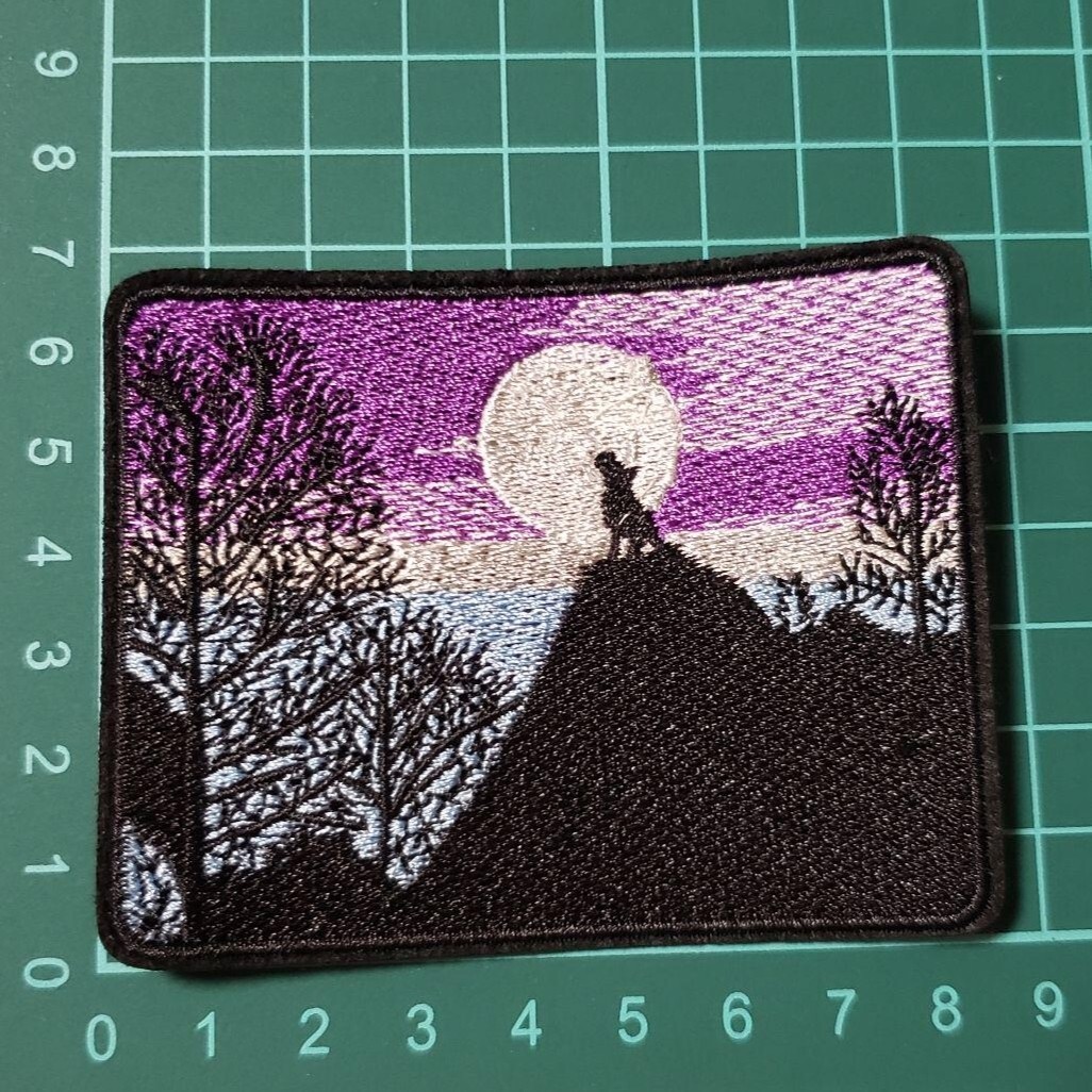 Y-14【 アイロンワッペン 】 刺繍ワッペン アップリケ リメイク 山 マウンテン MOUNTAIN 狼 オオカミ ウルフ Wolf アウトドア ワッペン_画像2