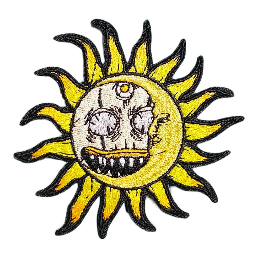T-26【 アイロンワッペン 】 刺繍ワッペン アップリケ リメイク 太陽 Sun 月 三日月 ムーン MOON アイロンワッペン ワッペン patch パッチ_画像1