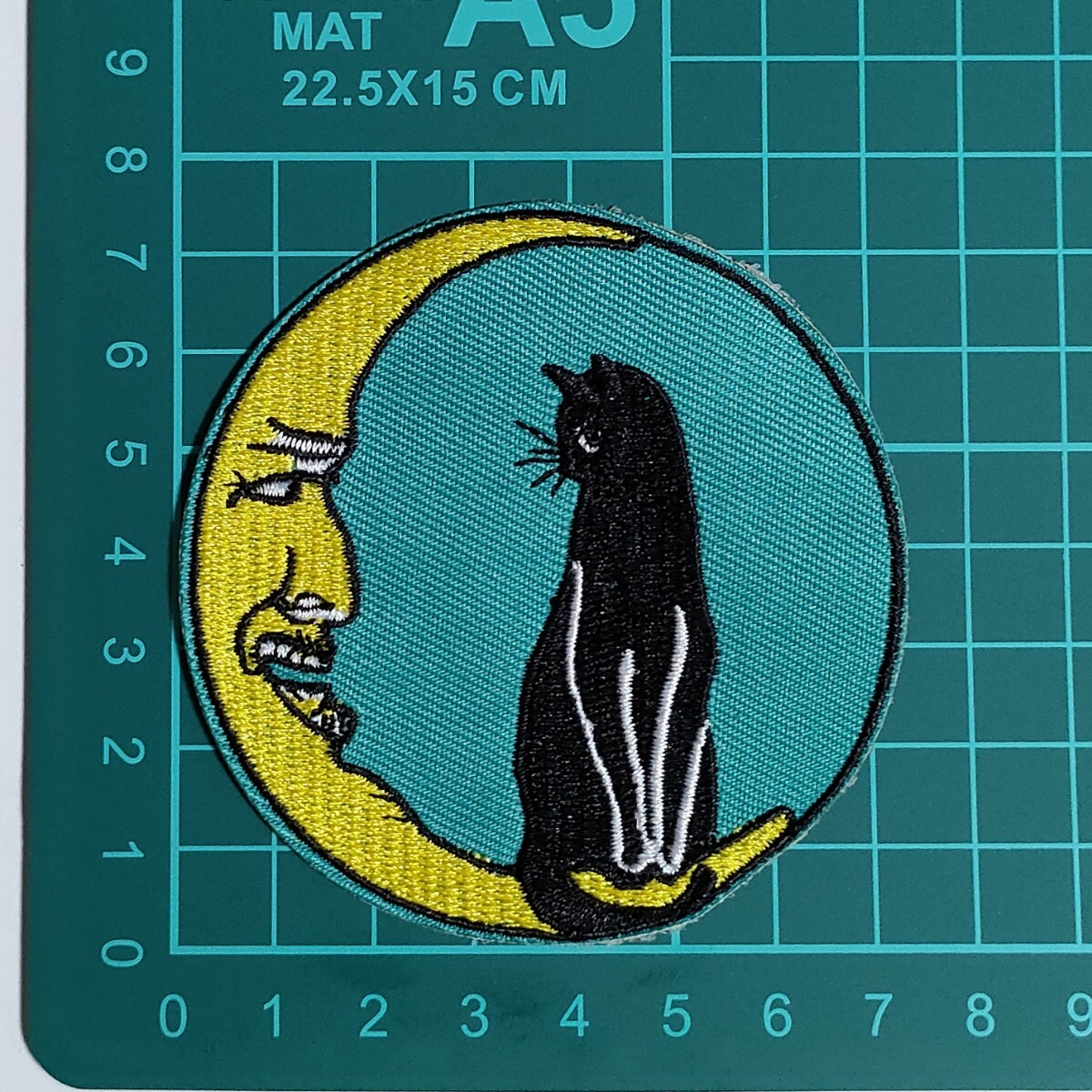 T-20【 アイロンワッペン 】 刺繍ワッペン アップリケ リメイク 猫 ネコ cat キャット 月 三日月 ムーン MOON アイロンワッペン patch_画像2
