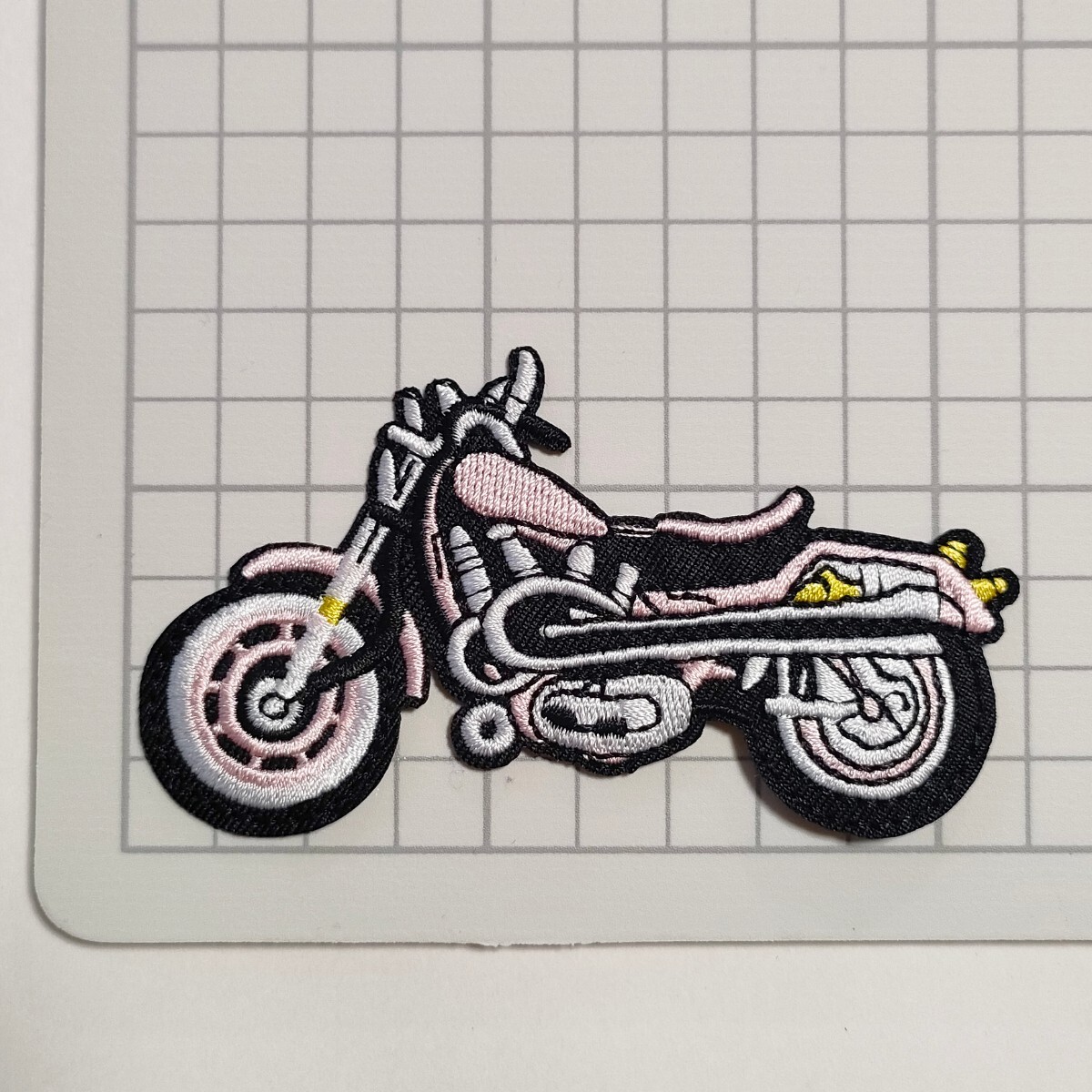 M-22【 アイロンワッペン 】 刺繍ワッペン アップリケ リメイク PINK ピンク バイク BIKE アイロンワッペン ワッペン patch パッチ wappen_画像2