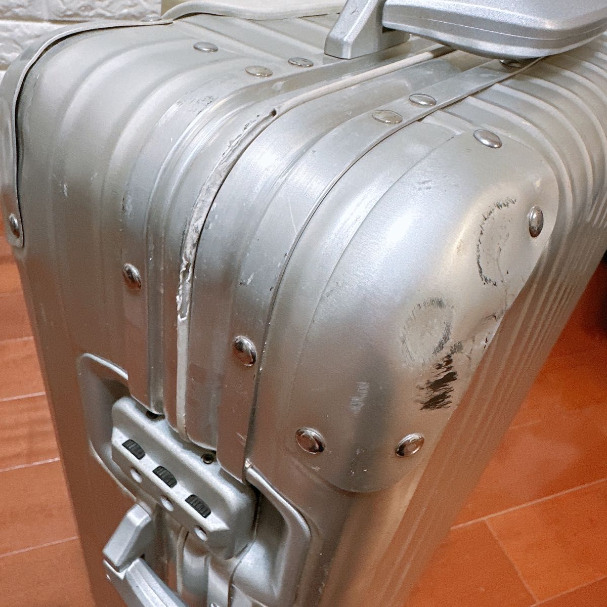 RIMOWA リモワ スーツケース キャリーケース シルバー 機内持ち込み トパーズ
