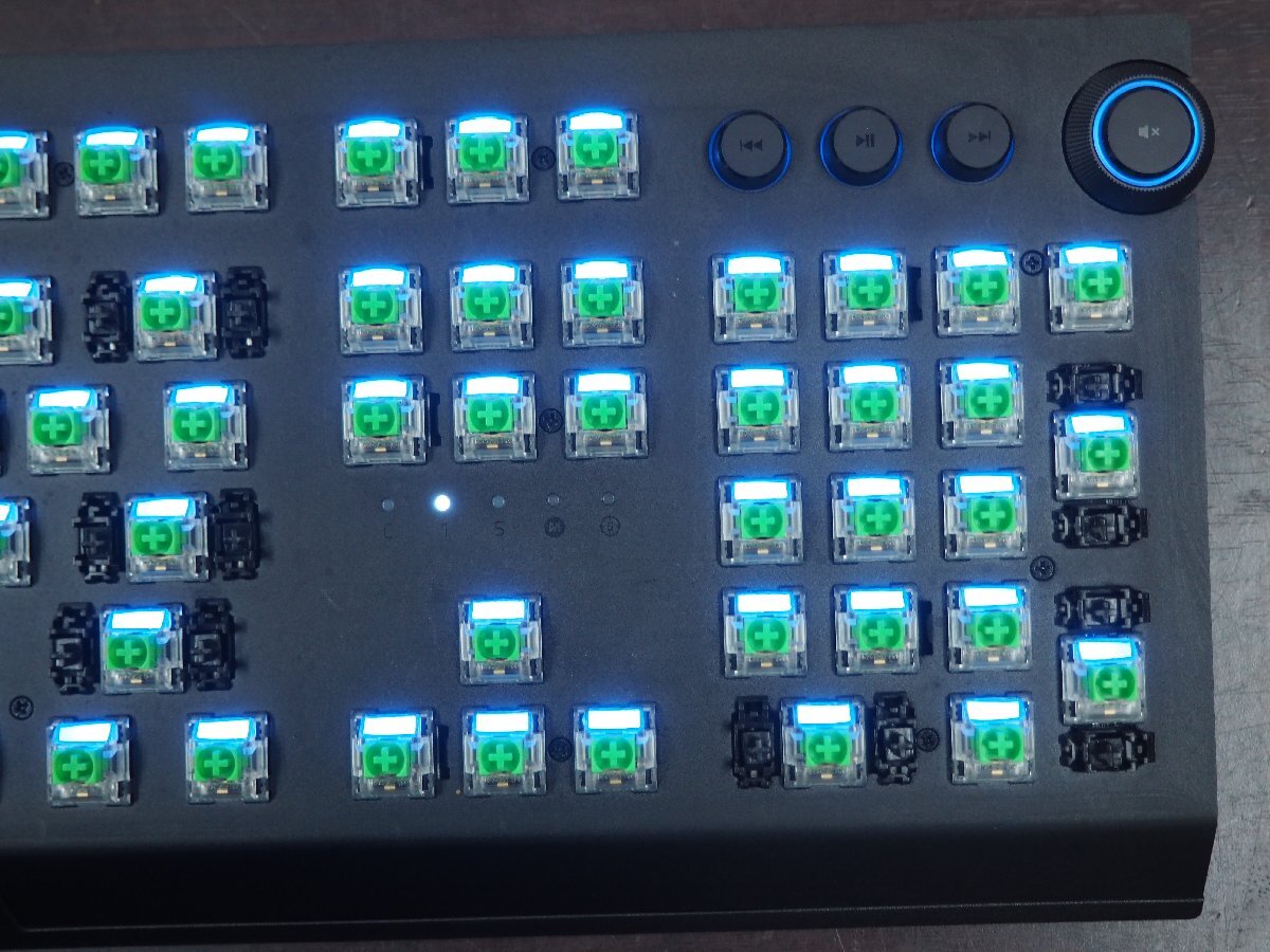S883 RAZER ゲーミングキーボード BLACKWINDOW V3 PRO 緑軸 ワイヤレス 有線 Wi-Fi Bluetooth USB-C レイザー_画像10