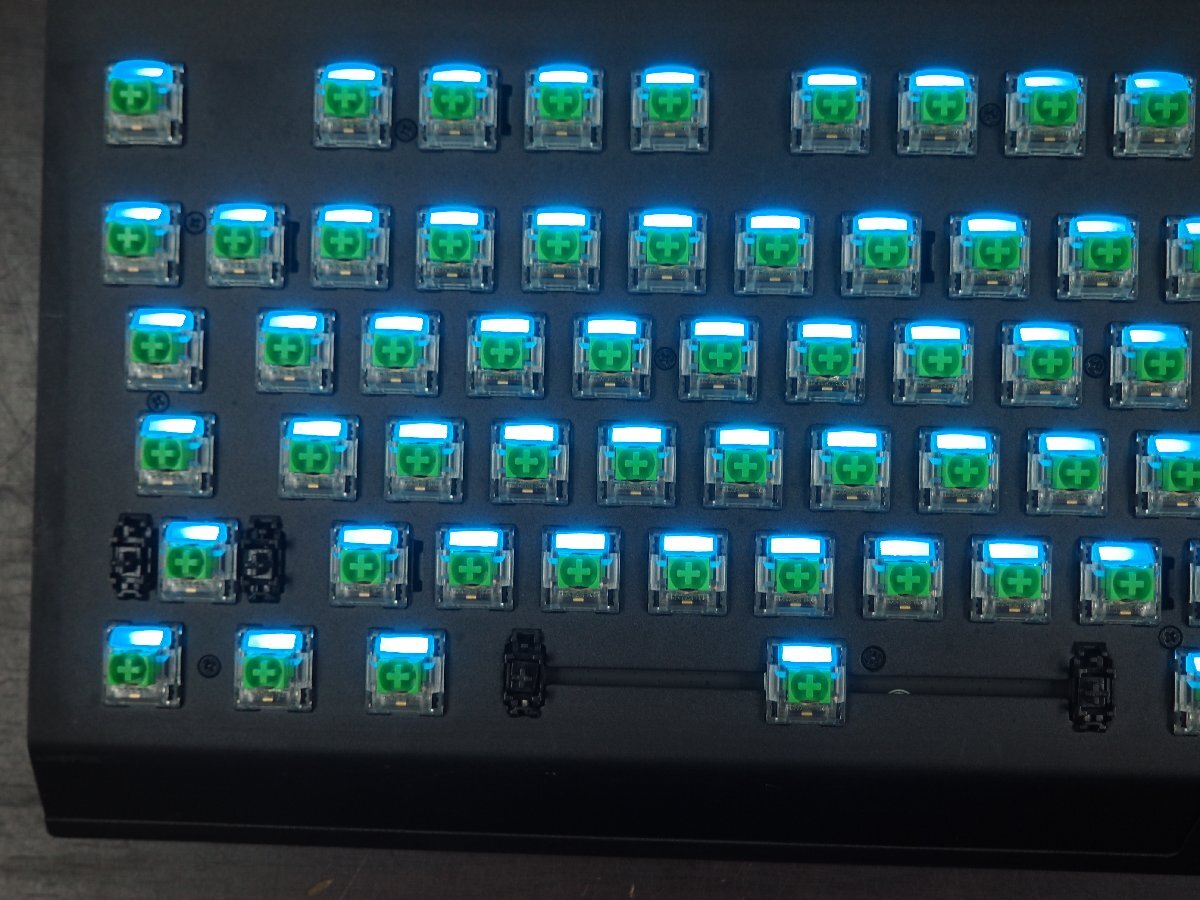 S883 RAZER ゲーミングキーボード BLACKWINDOW V3 PRO 緑軸 ワイヤレス 有線 Wi-Fi Bluetooth USB-C レイザー_画像8