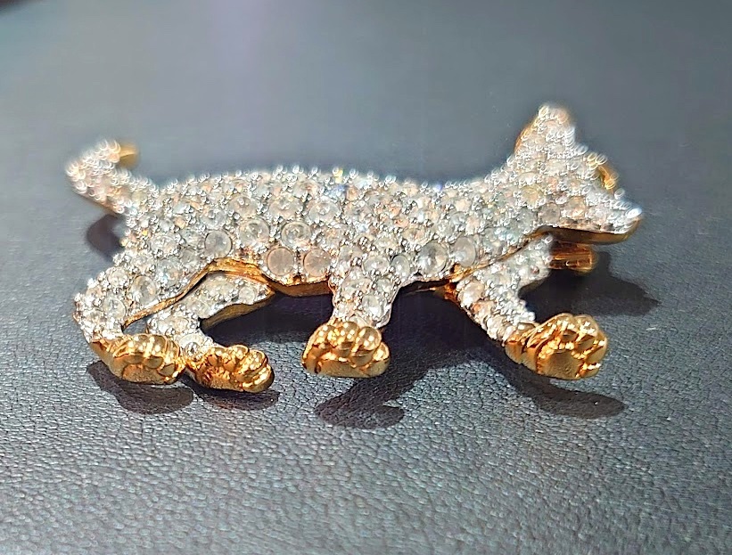 レア】SWAROVSKI スワロフスキー キャット ブローチ クリア レア】SWAROVSKI スワロフスキー キャット ブローチ クリア