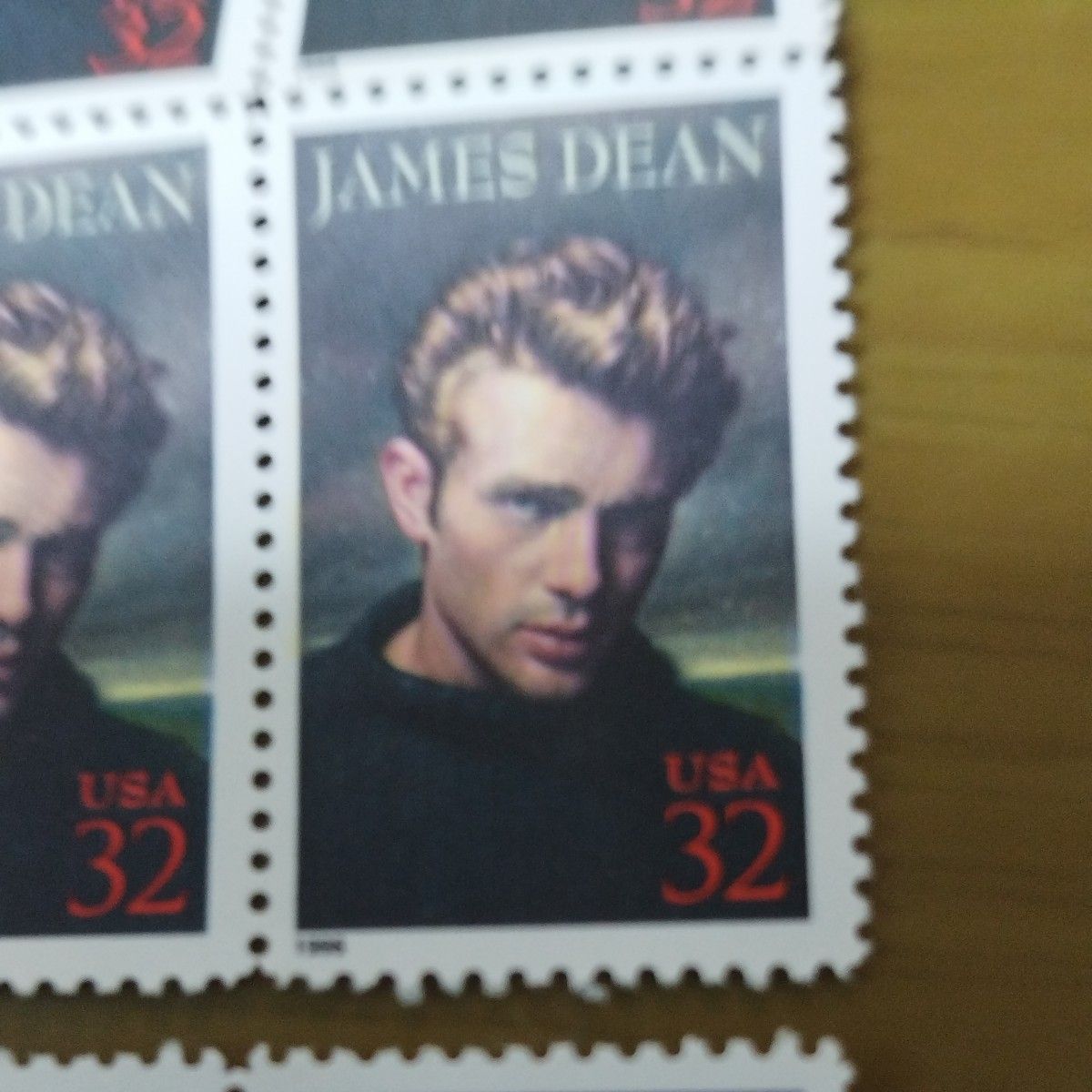 ジェームス・ディーンとマリリン・モンローの切手シート未使用品